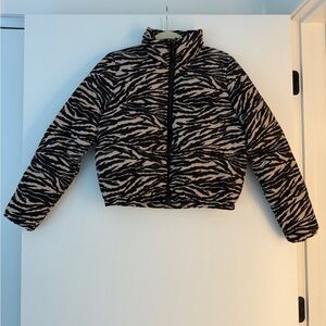 H&M cropped zebra puffer jacket - XS never worn!